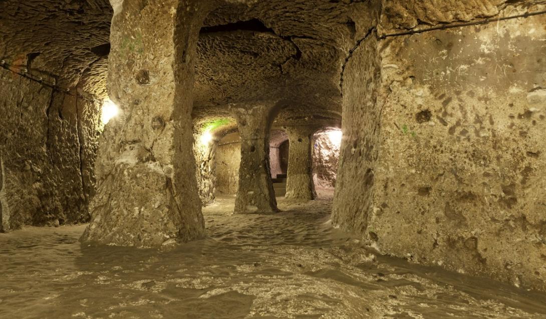 A Incrível Cidade Subterrânea Descoberta Quando Um Homem Derrubou A ...